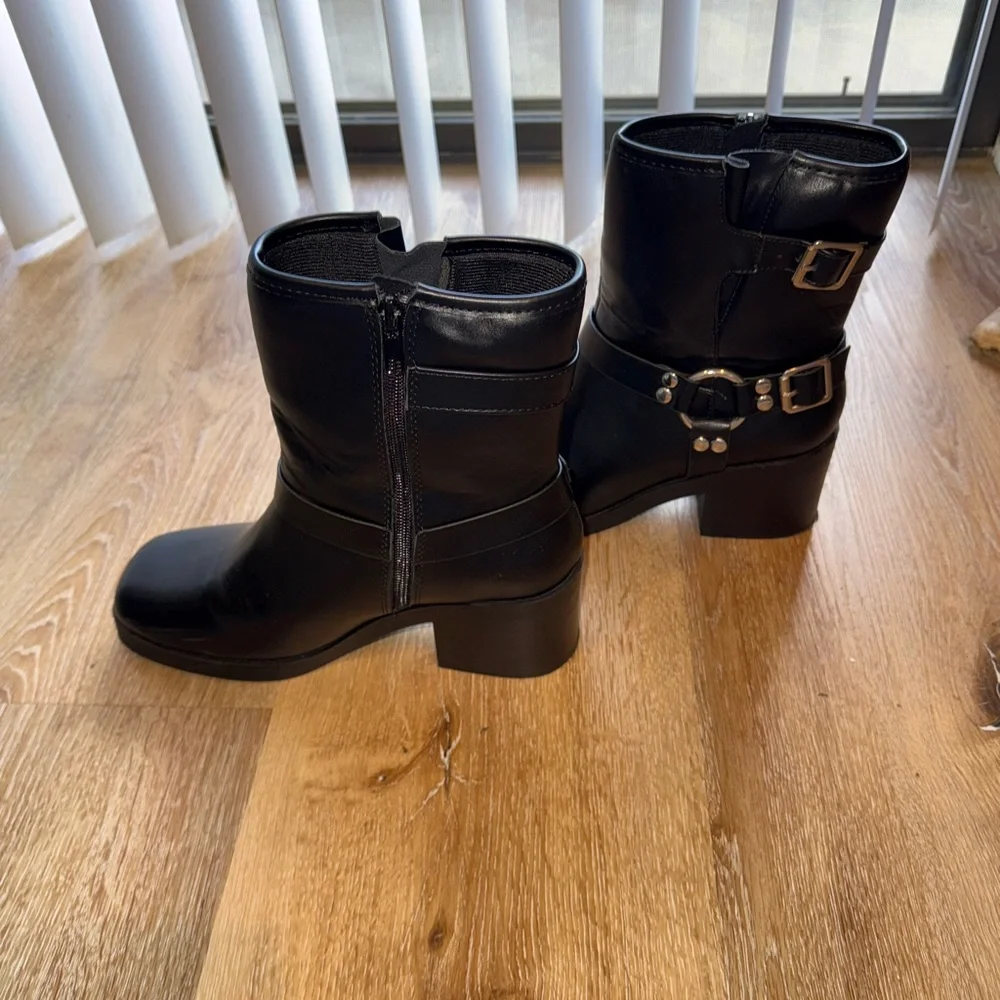Black Leather Style Ankle Boots Women’s Size 9 - Picture 6 of 11
